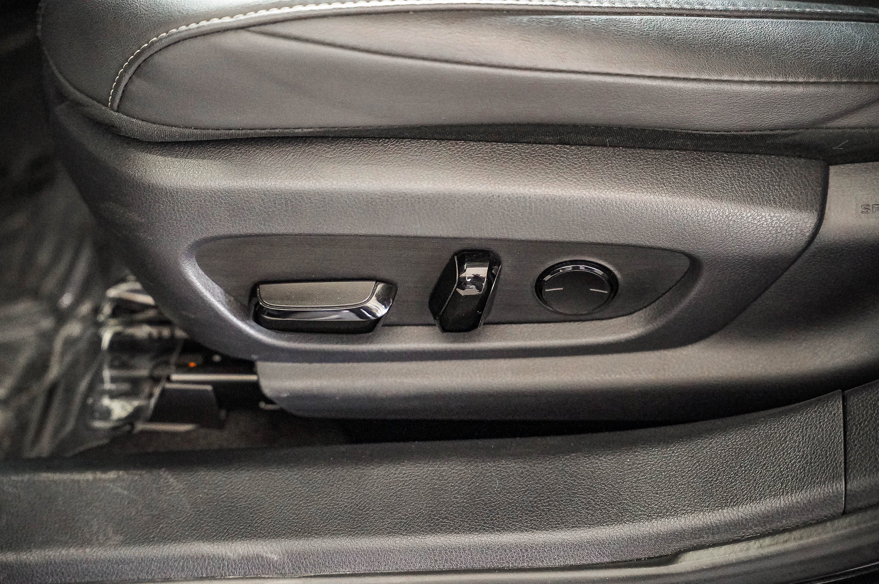 Used 2023 Lexus ES 300h w/ Premium Package image 22