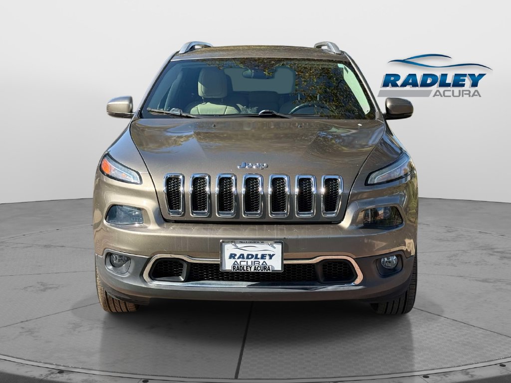 Used 2017 Jeep Cherokee Limited AWD/4WD image 2