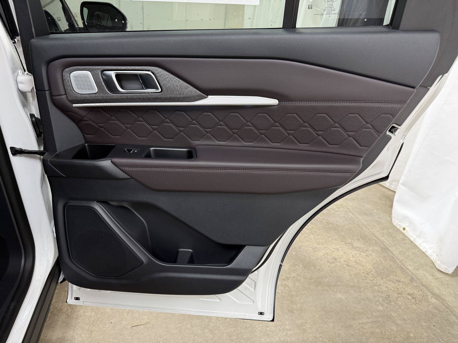 New 2026 Ford Explorer Platinum w/ LUX Leather Package AWD/4WD image 34