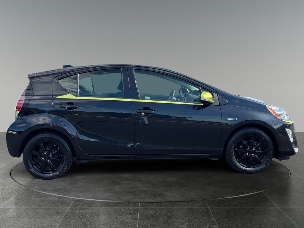 Used 2016 Toyota Prius C Persona Series FWD image 9