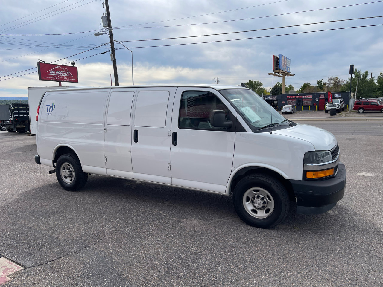 Used 2020 Chevrolet Express 2500 Extended w/ Communications Package image 1