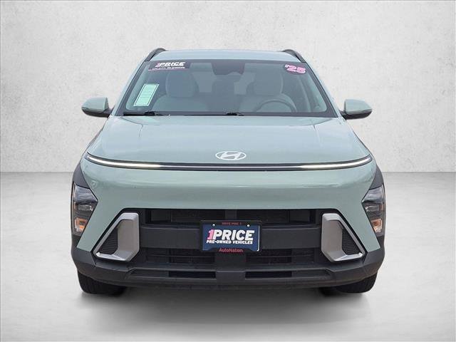 Used 2025 Hyundai Kona SEL FWD image 2