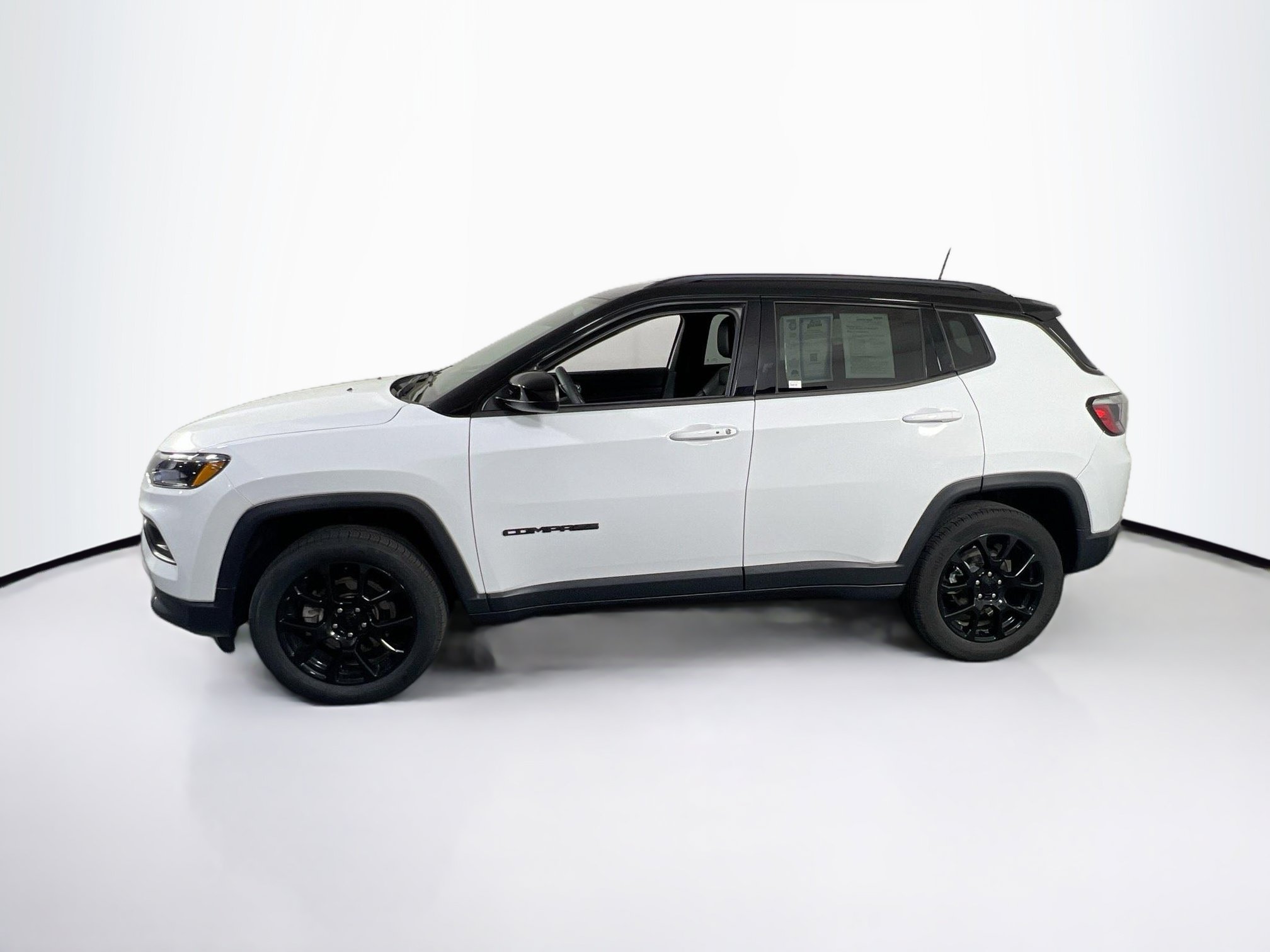 Used 2022 Jeep Compass Latitude AWD/4WD image 8