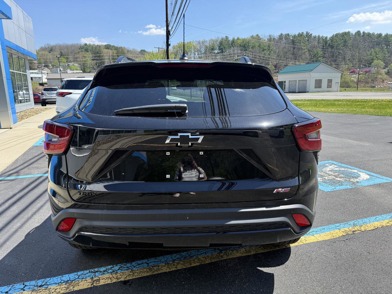 New 2025 Chevrolet Trax RS w/ Driver Confidence Package FWD image 5