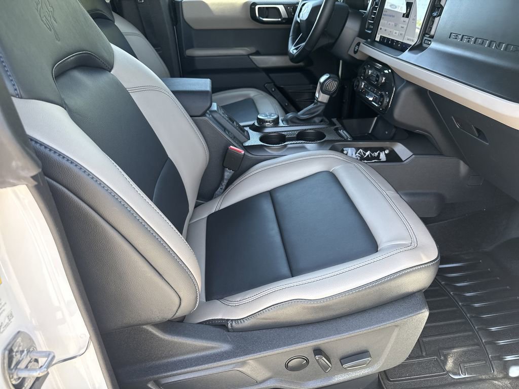 Used 2023 Ford Bronco Wildtrak image 14
