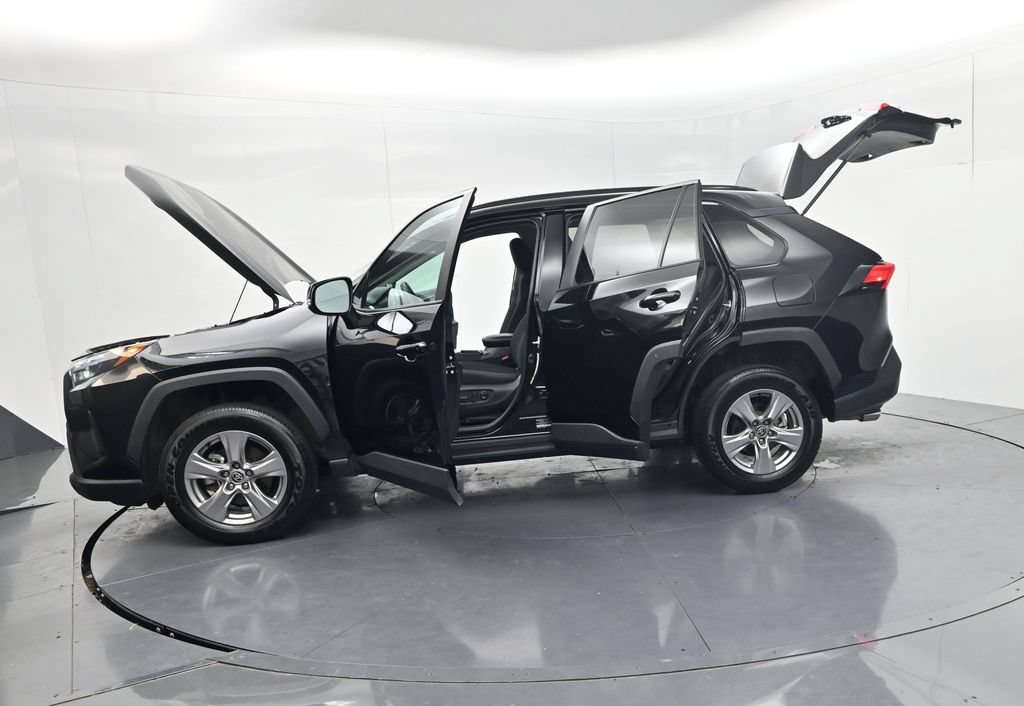 Used 2025 Toyota RAV4 XLE FWD image 65