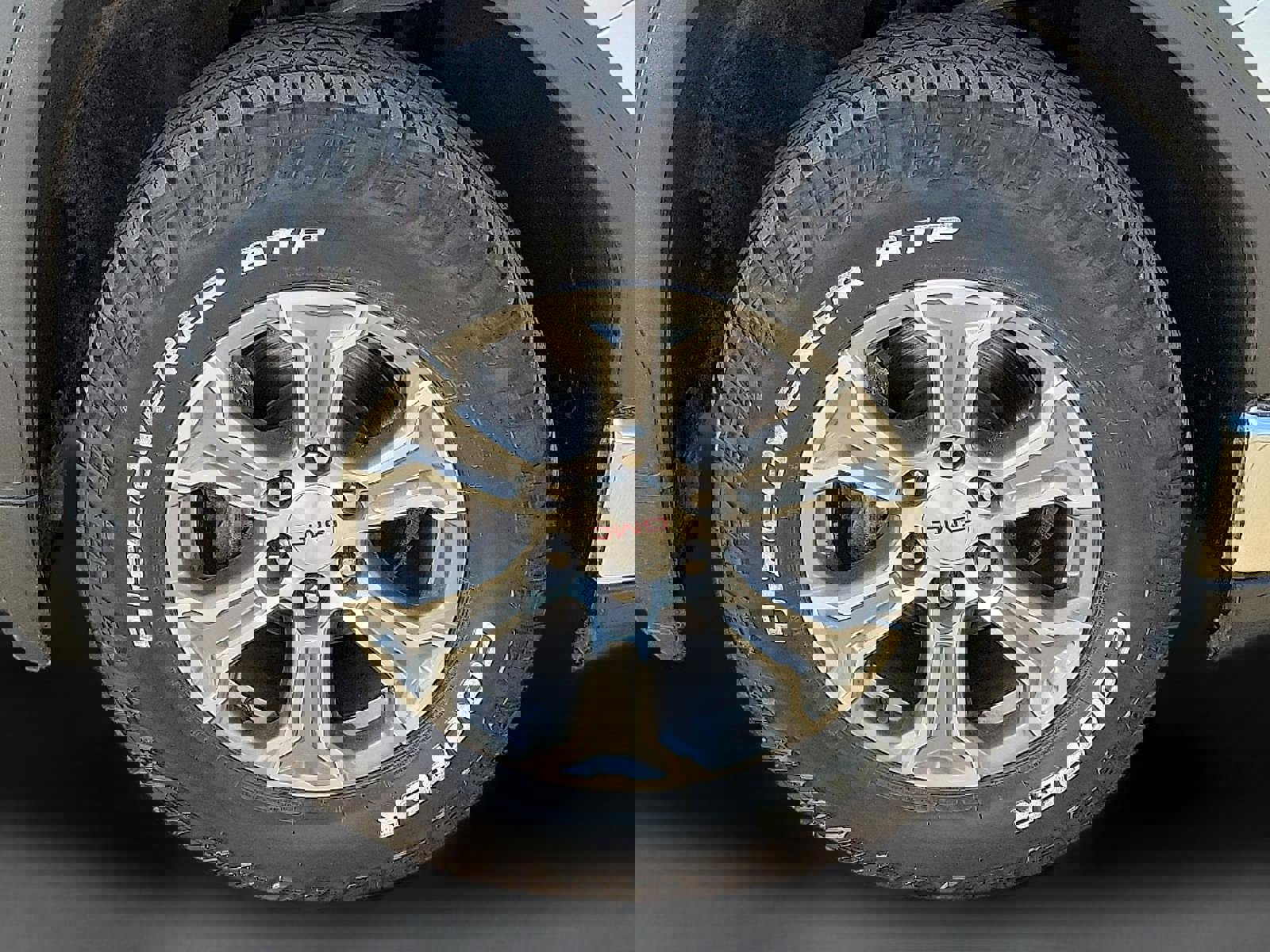 Used 2024 GMC Sierra 1500 SLT image 7