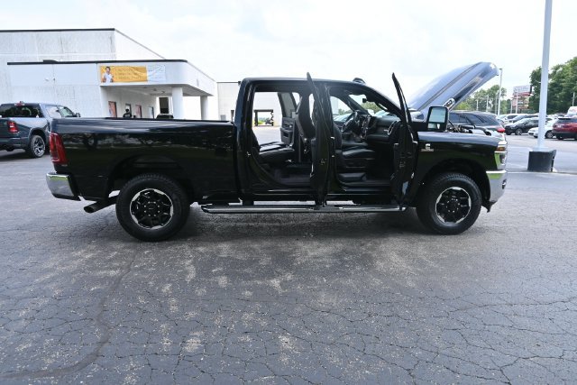 Used 2025 RAM 2500 Laramie AWD/4WD image 53