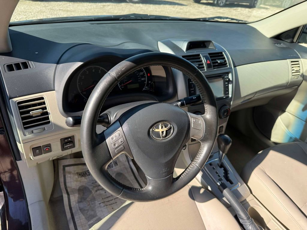 Used 2013 Toyota Corolla image 21