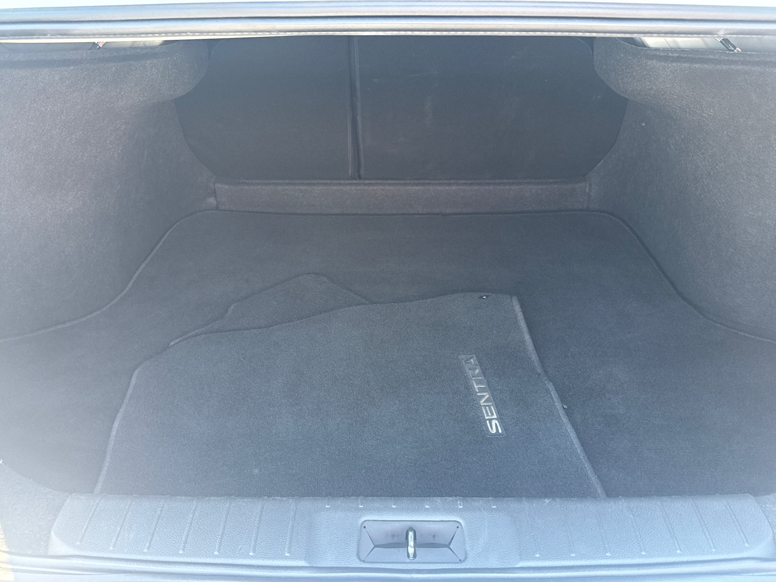 Used 2024 Nissan Sentra SV FWD image 19