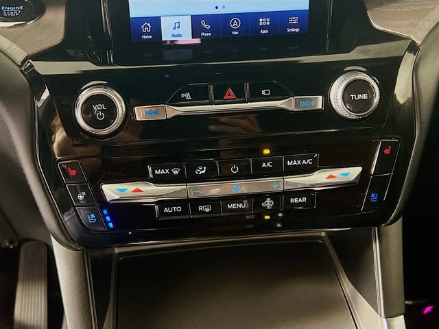 Used 2023 Ford Explorer Platinum w/ Technology Package RWD image 22
