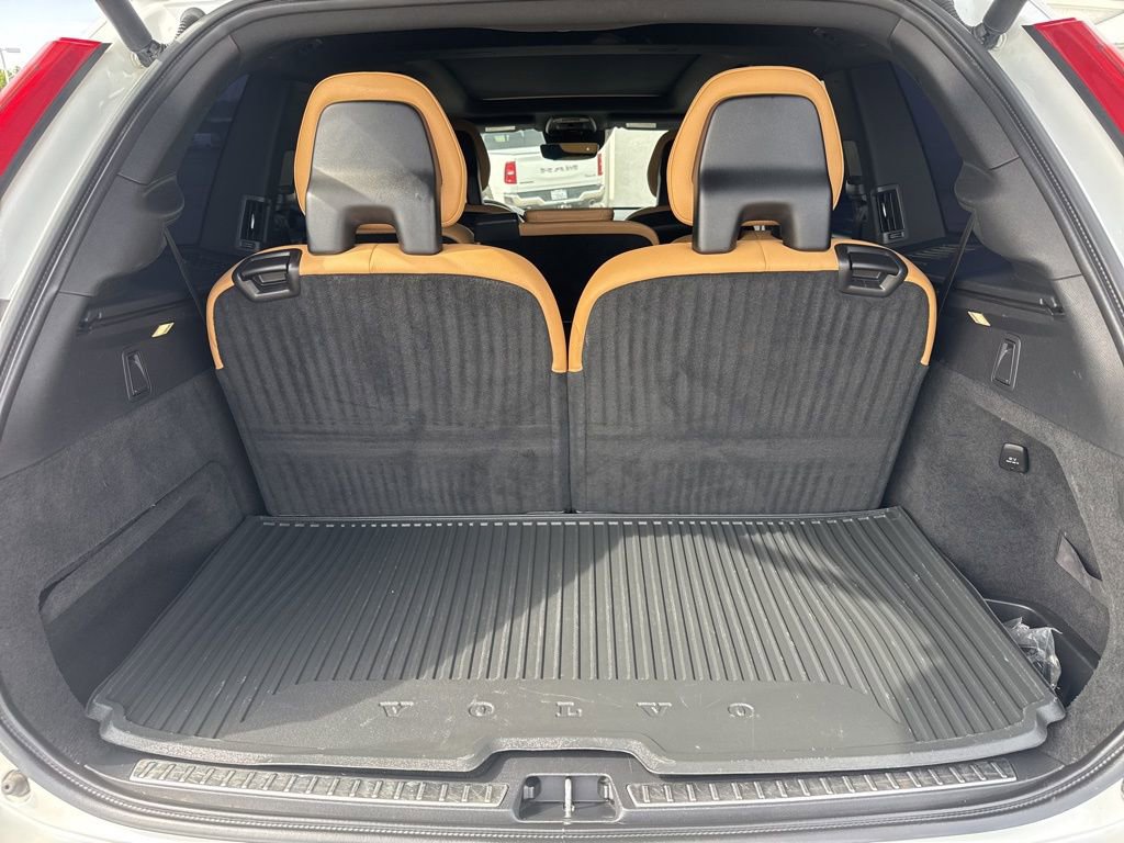Used 2016 Volvo XC90 T6 Momentum image 27