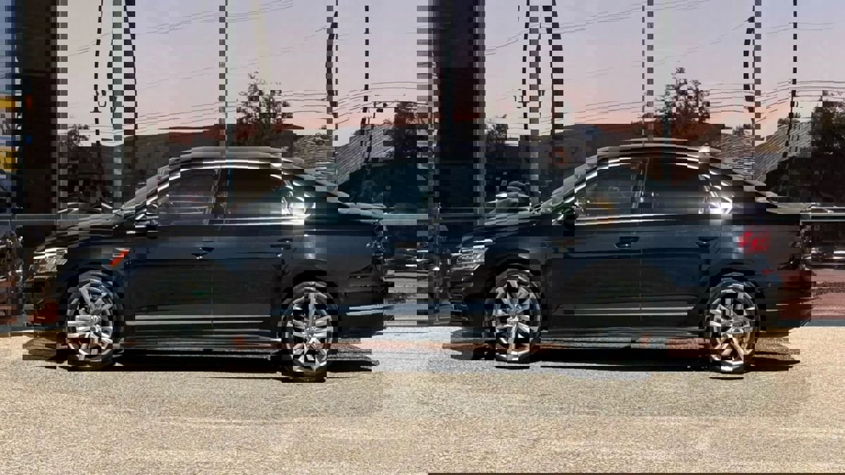 Used 2017 Volkswagen Passat 1.8T R-Line image 4