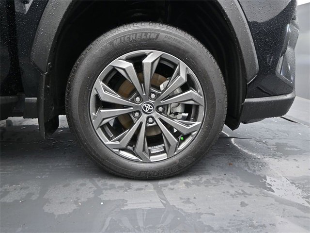 Used 2025 Toyota RAV4 XLE Premium image 17