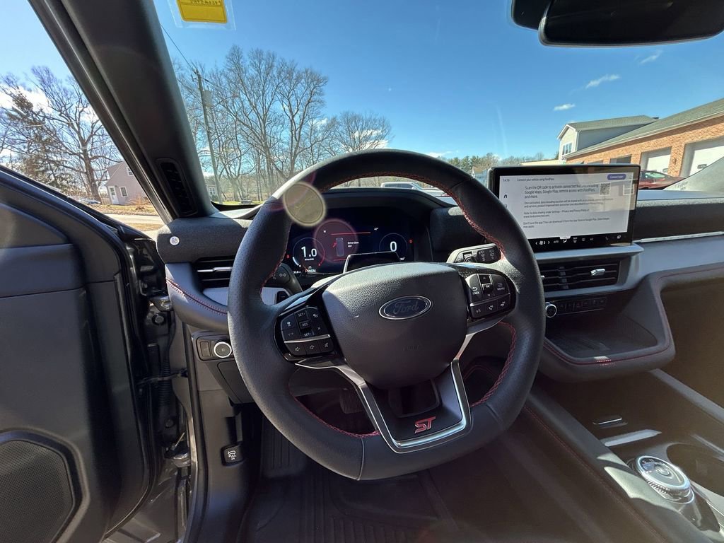 Used 2025 Ford Explorer ST image 14