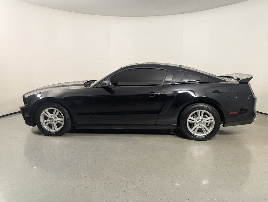 Used 2014 Ford Mustang Coupe RWD image 4