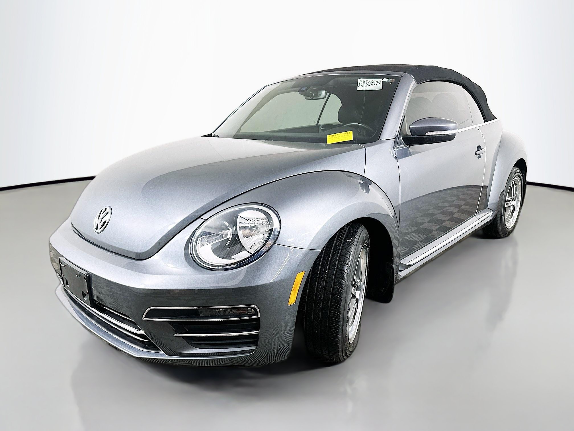 Used 2019 Volkswagen Beetle 2.0T SE FWD image 3