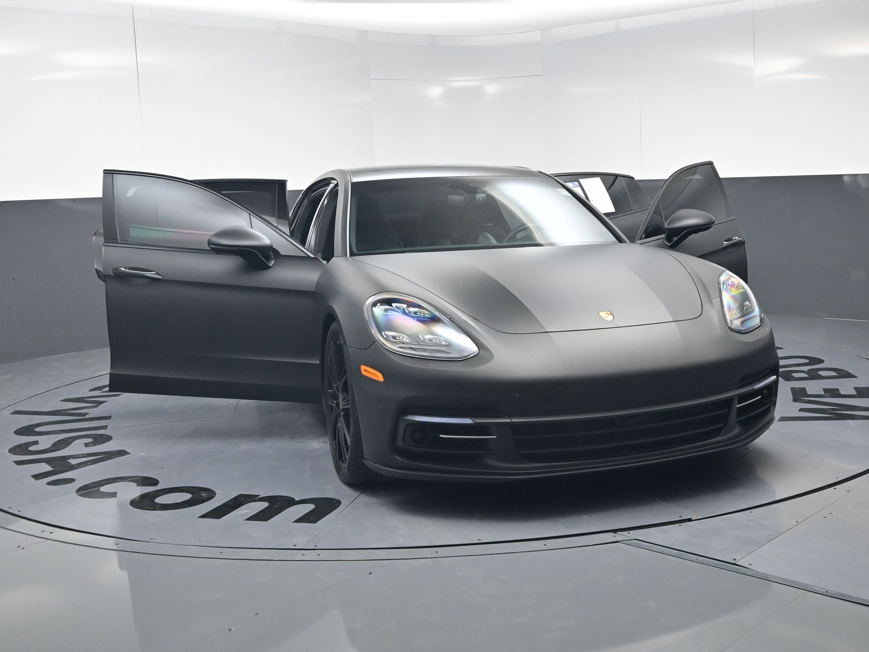 Used 2018 Porsche Panamera 4 Executive image 24