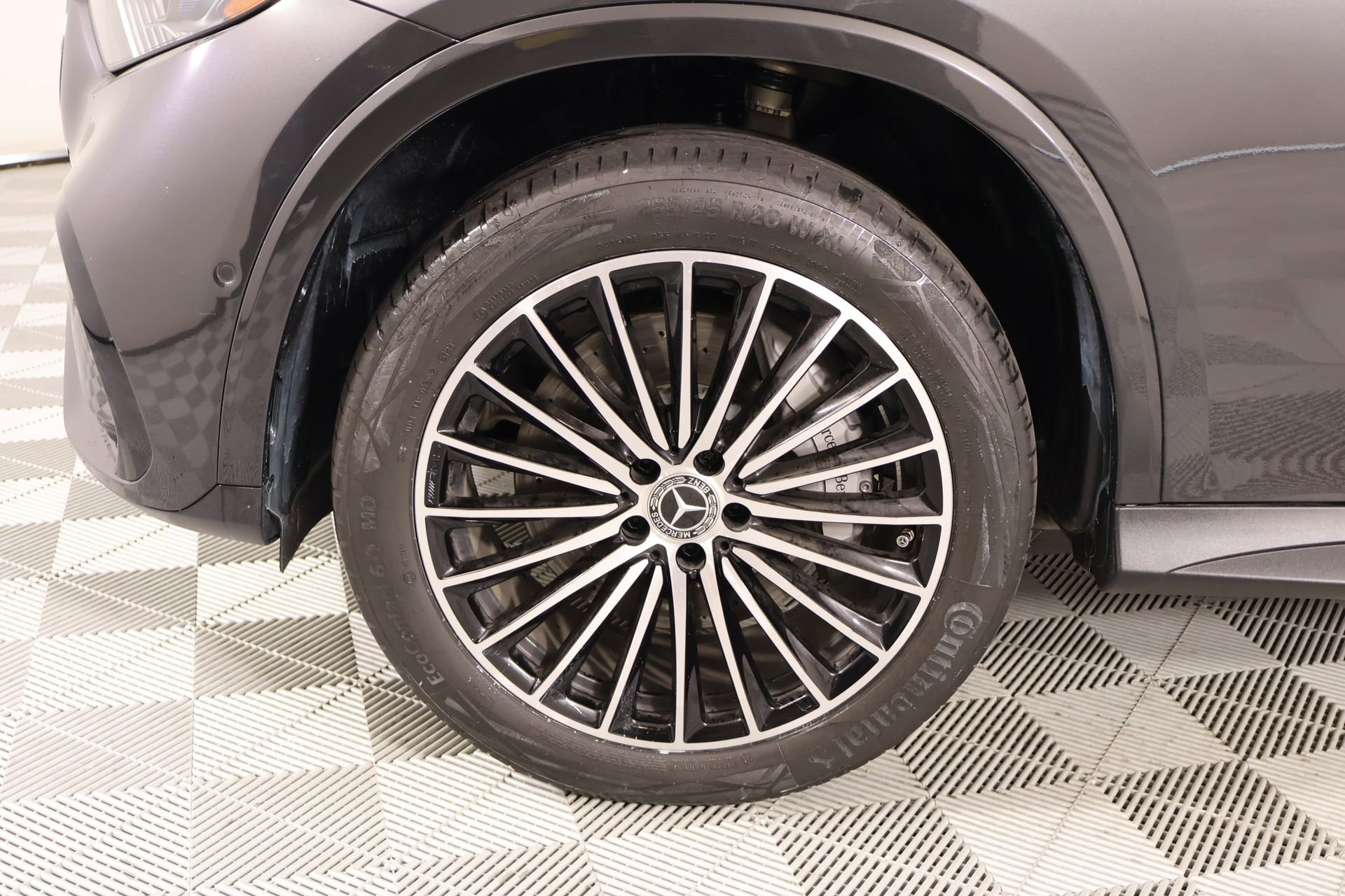 Used 2024 Mercedes-Benz GLC 300 4MATIC image 17