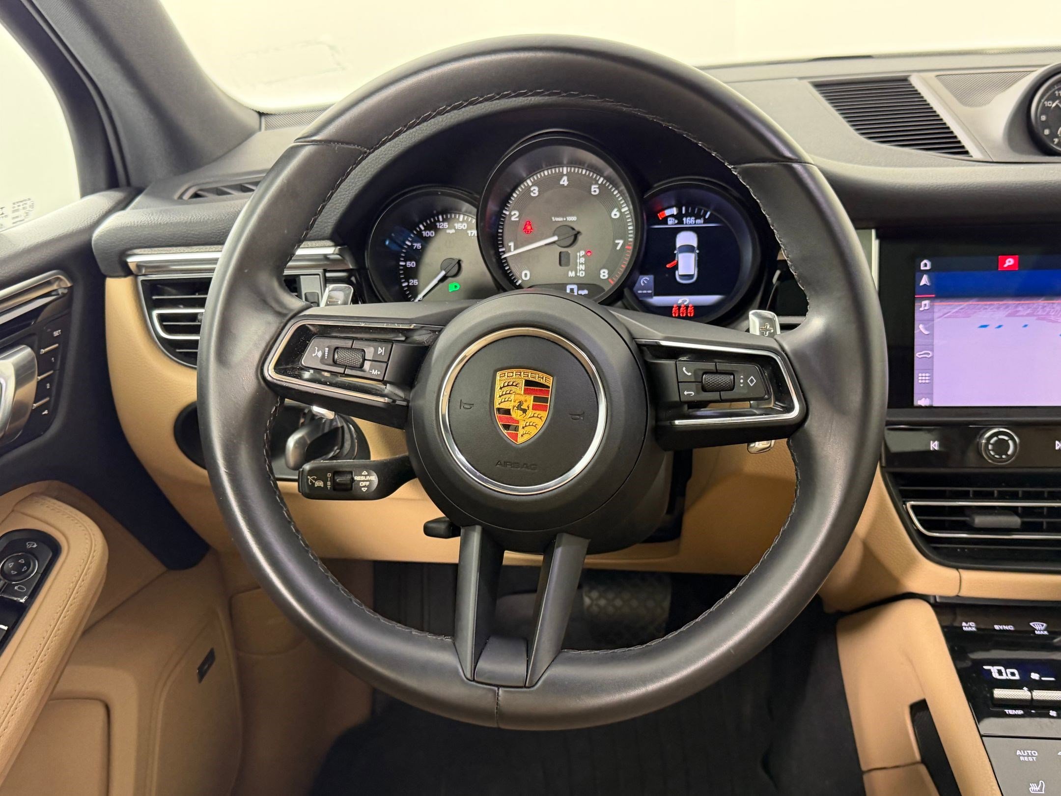 Certified 2023 Porsche Macan image 21