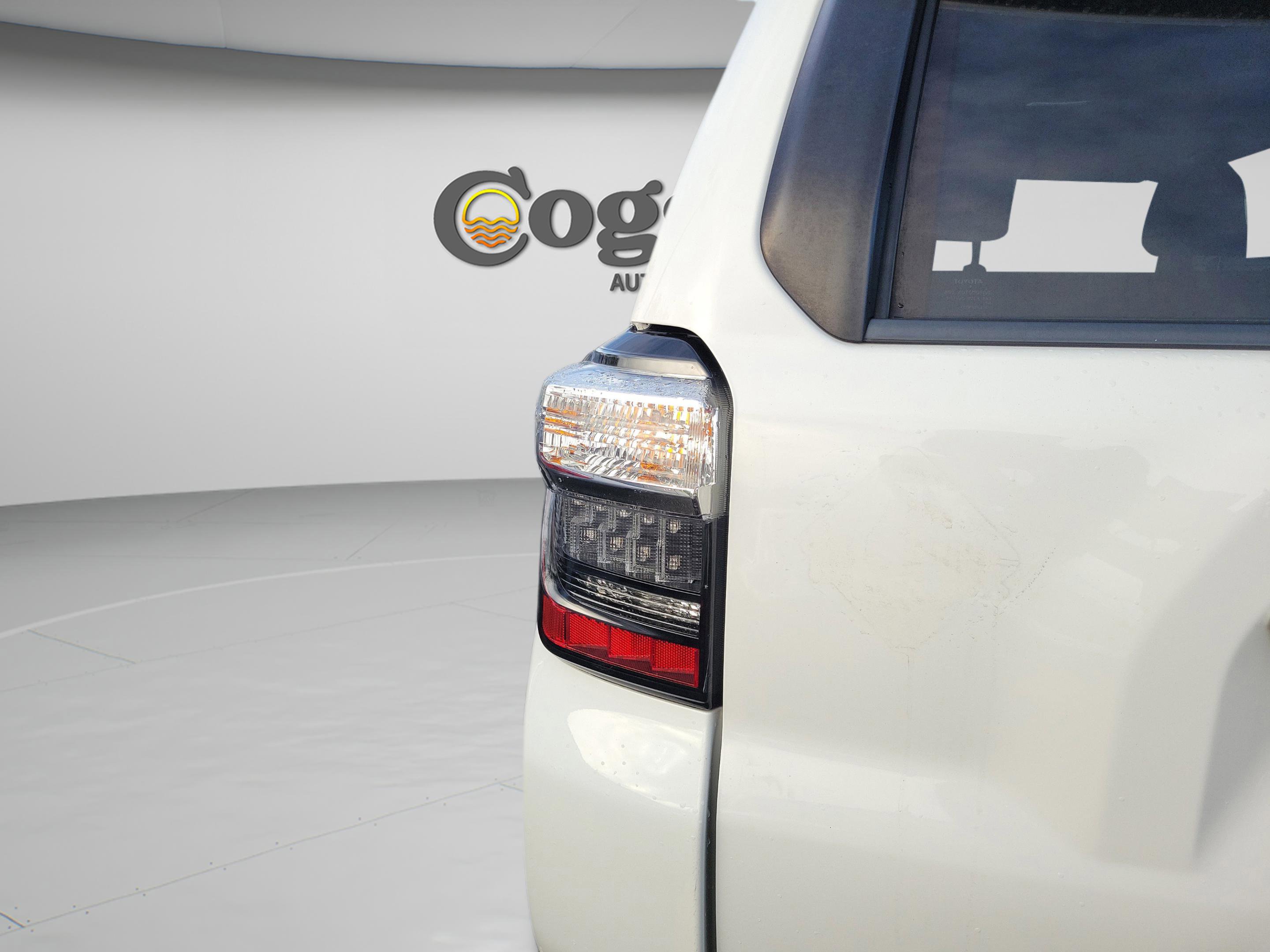 Used 2020 Toyota 4Runner SR5 AWD/4WD image 24