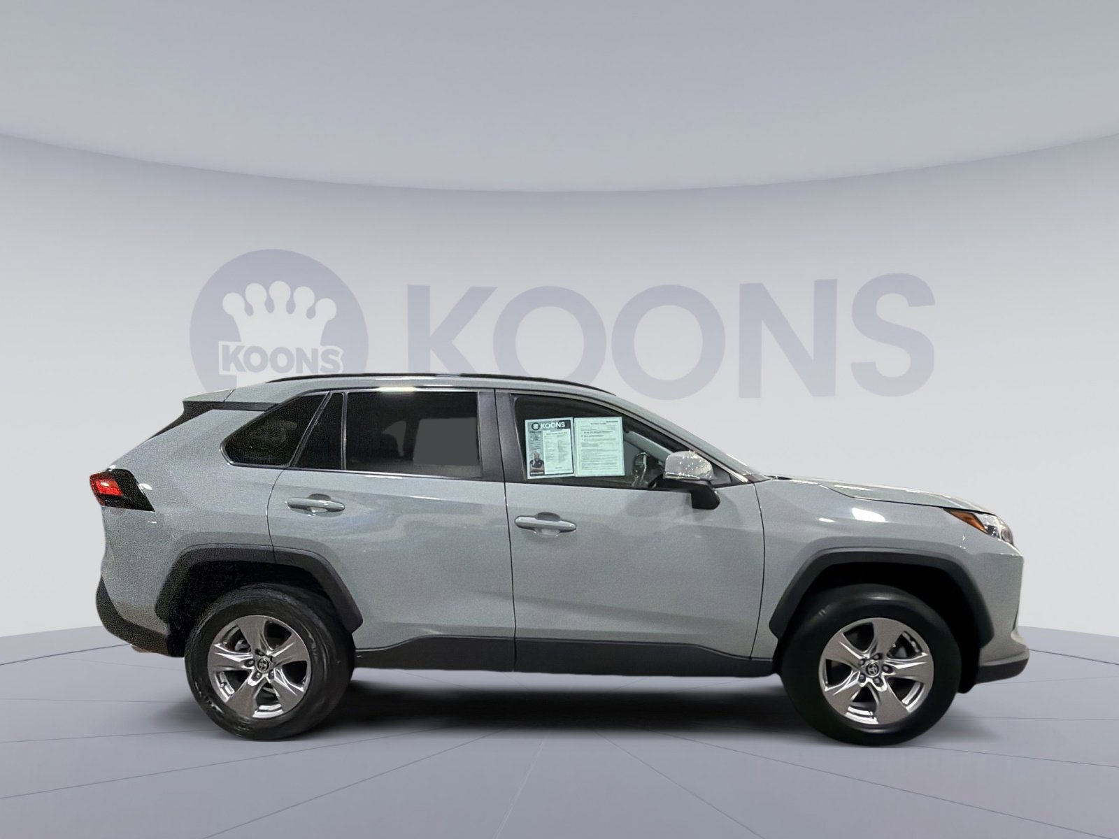 Used 2022 Toyota RAV4 XLE AWD/4WD image 8