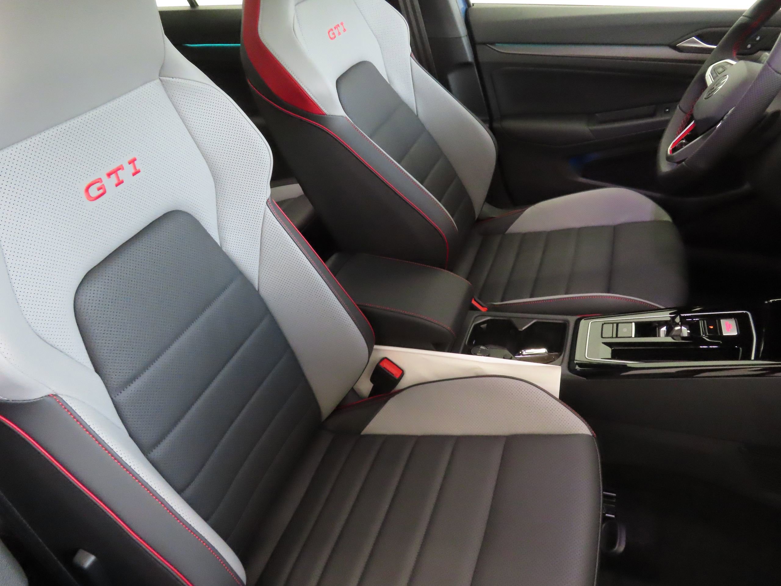 New 2025 Volkswagen GTI SE image 35