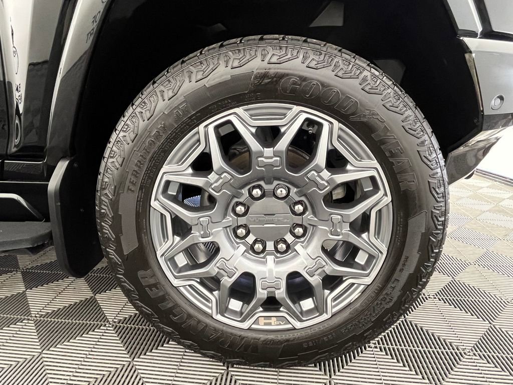 Used 2025 GMC Hummer EV 3X AWD/4WD image 17