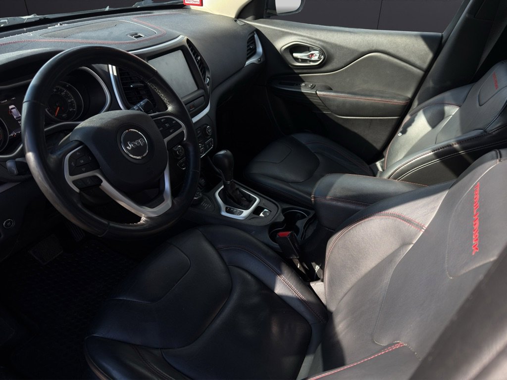 Used 2015 Jeep Cherokee Trailhawk w/ Comfort/Convenience Group image 2