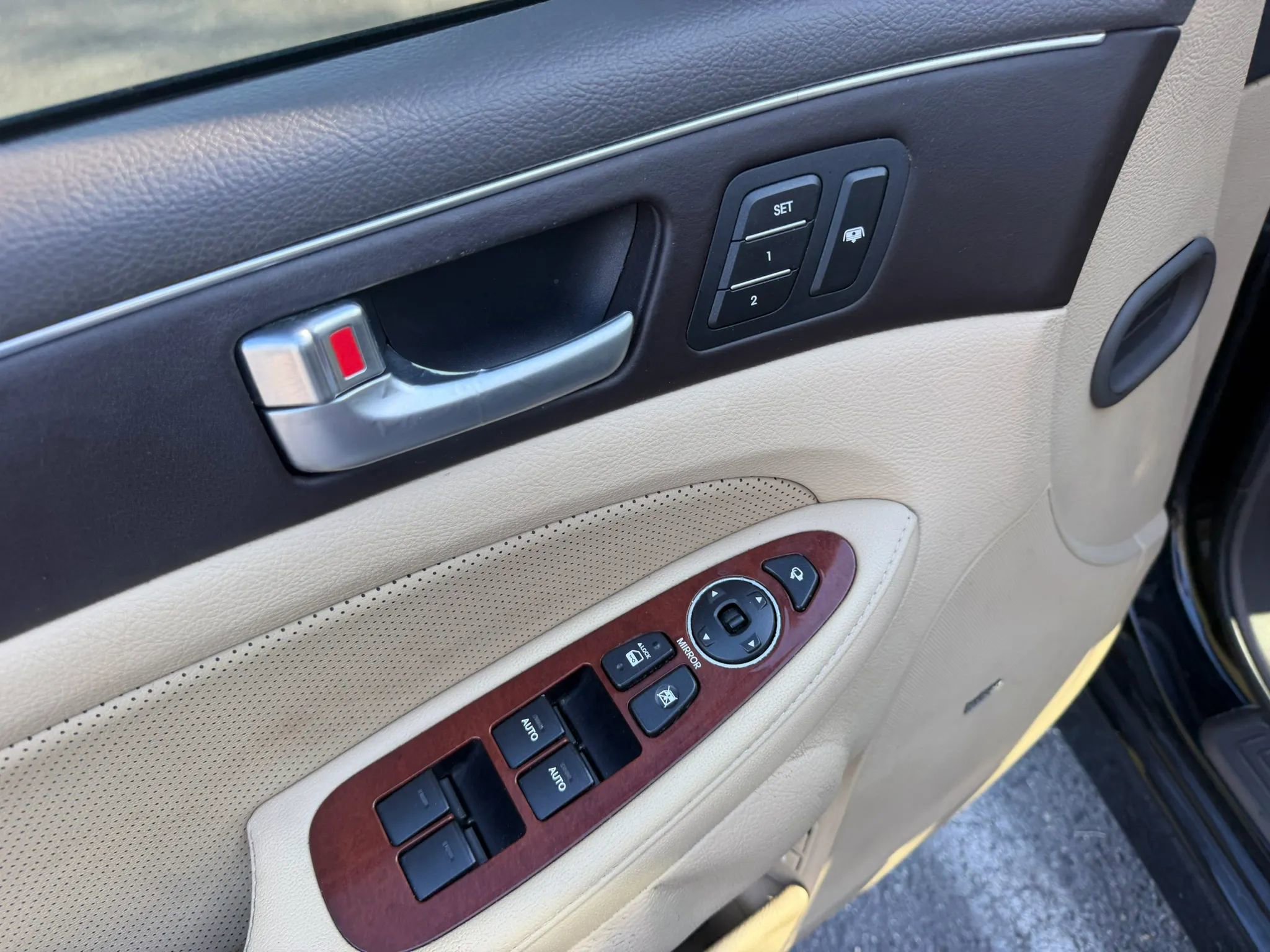 Used 2012 Hyundai Genesis 3.8 w/ Premium Pkg image 22