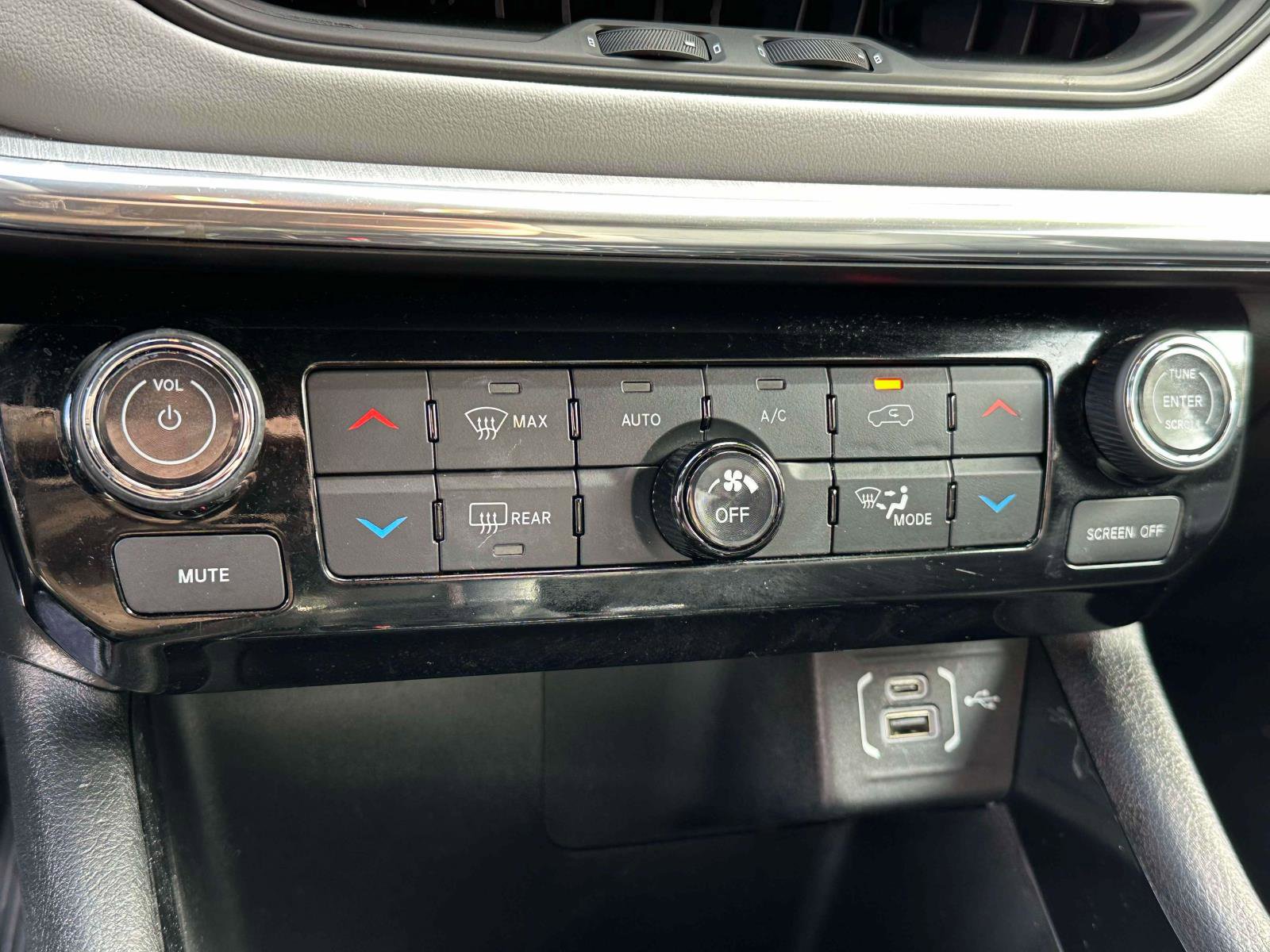 Used 2023 Jeep Compass Limited w/ Elite Group image 28