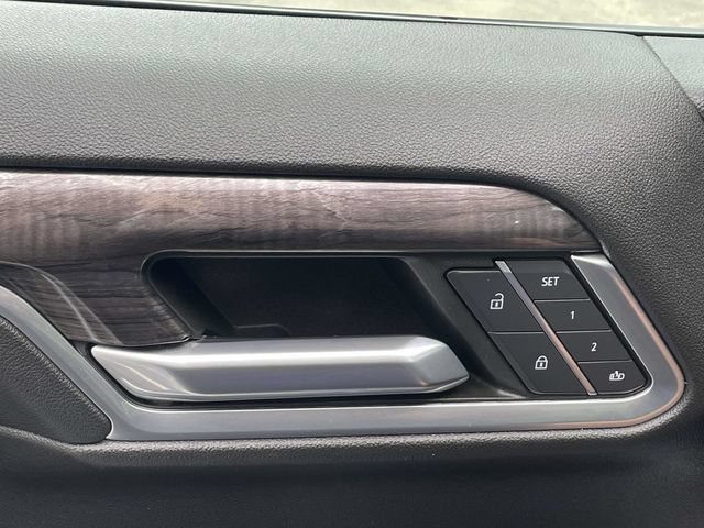 Used 2022 Chevrolet Silverado 1500 LTZ w/ LTZ Premium Package AWD/4WD image 35