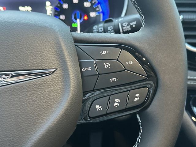 New 2026 Chrysler Pacifica Limited image 21