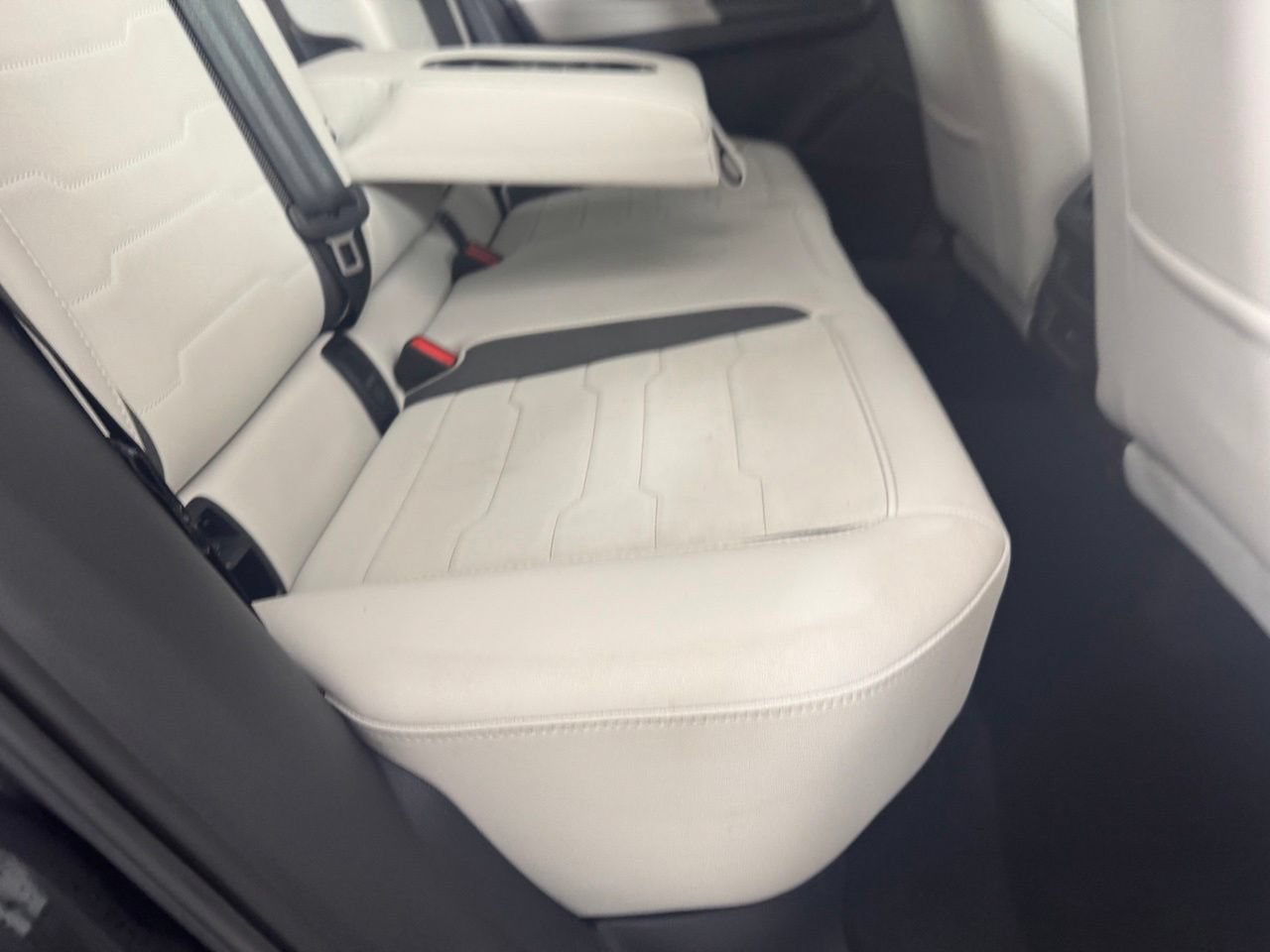 Used 2025 Volkswagen Taos SE w/ Panoramic Sunroof Package FWD image 34