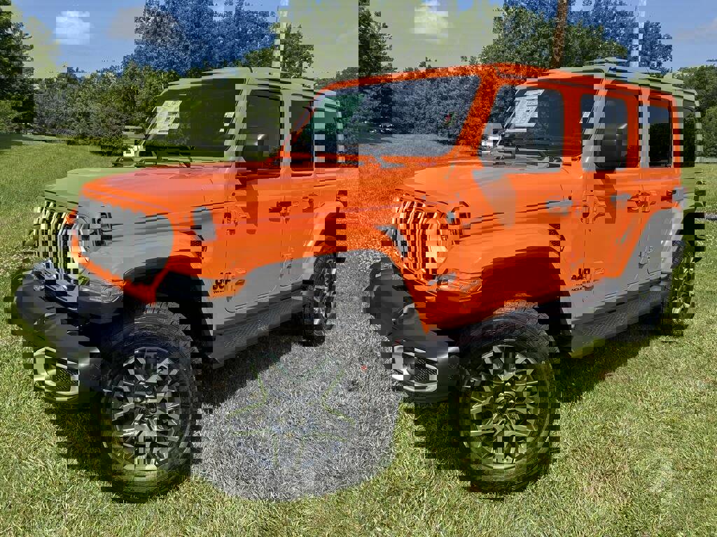 New 2025 Jeep Wrangler Unlimited Sahara image 8