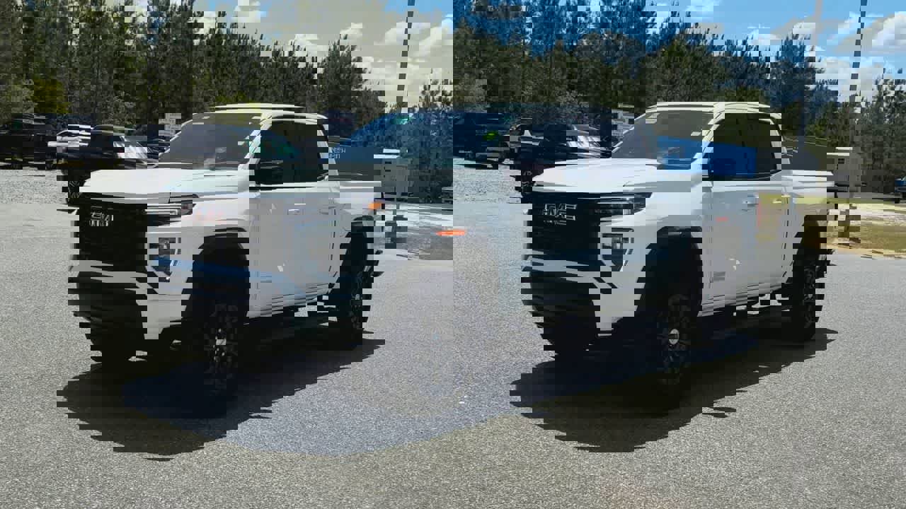 Used 2024 GMC Canyon Elevation w/ Trailering Package image 4