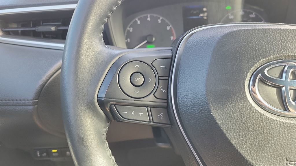 Used 2024 Toyota Corolla Cross SE image 25
