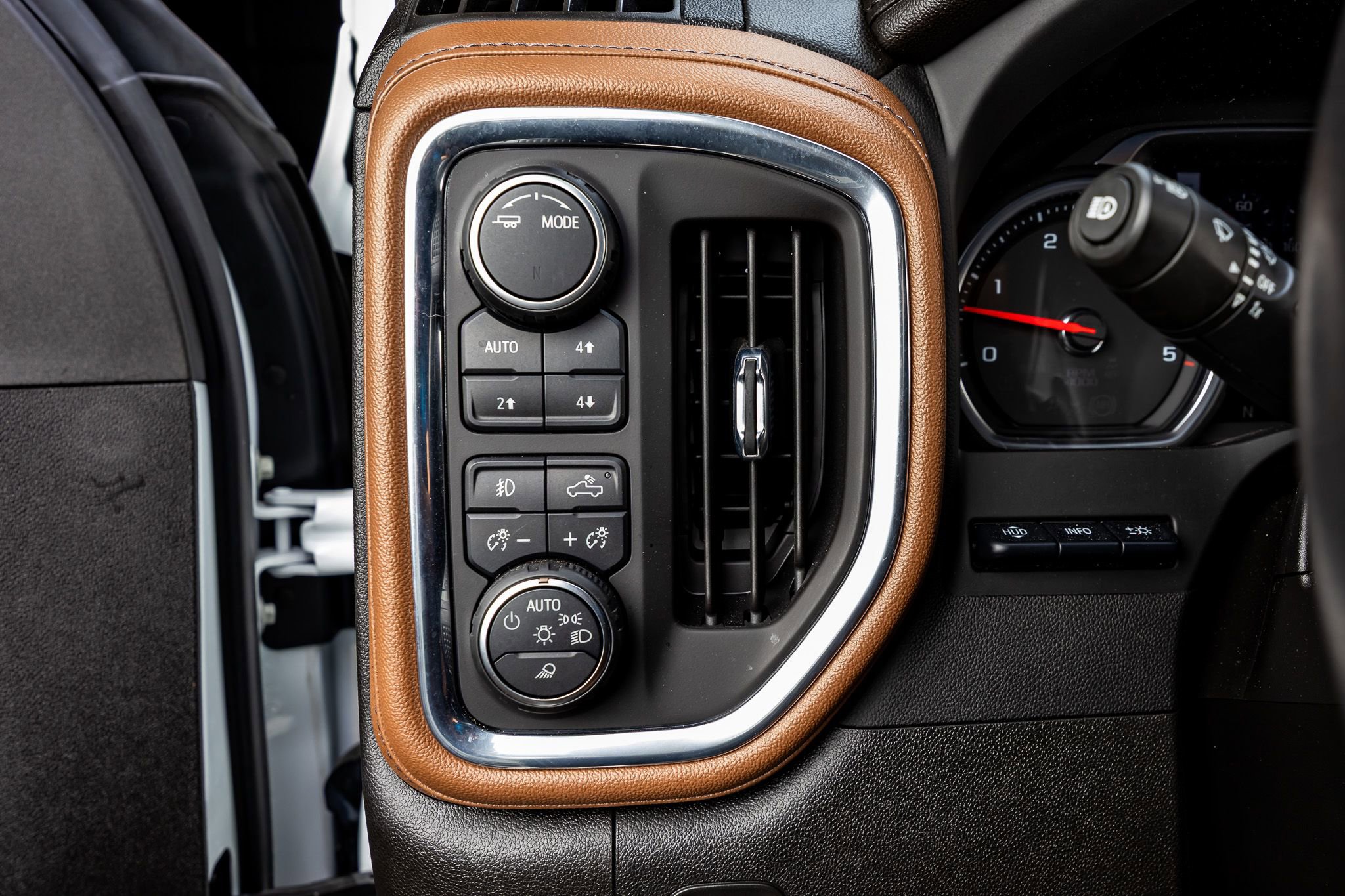 Used 2023 Chevrolet Silverado 3500 High Country image 22