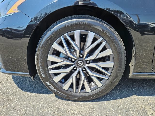 Used 2024 Nissan Altima 2.5 SV FWD image 12