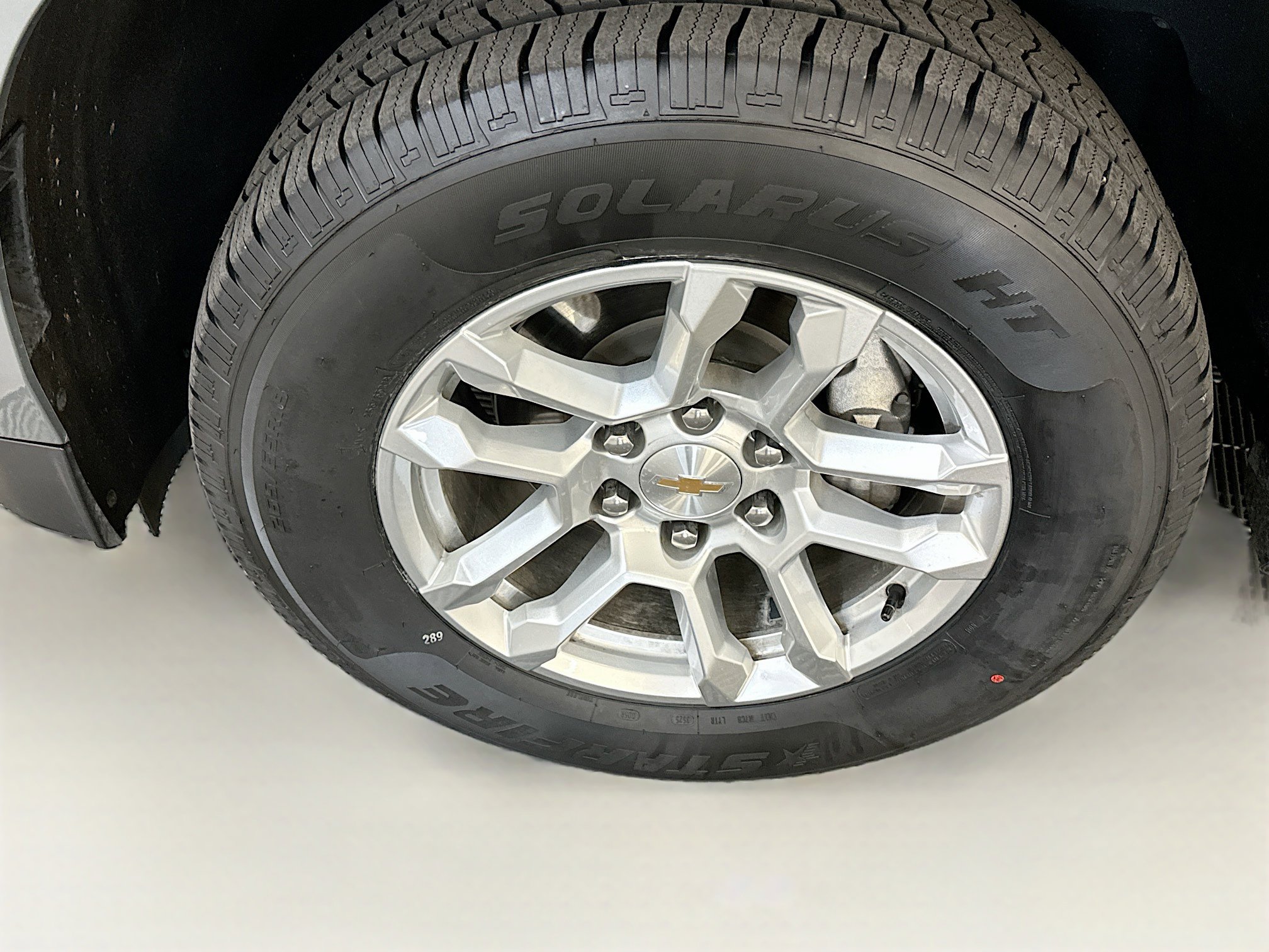 Used 2025 Chevrolet Suburban LT image 11