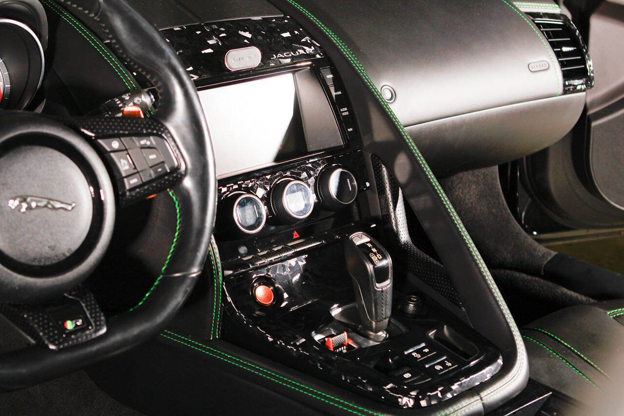 Used 2015 Jaguar F-TYPE R image 20