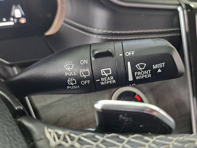 Used 2022 Jeep Grand Cherokee L Limited AWD/4WD image 11