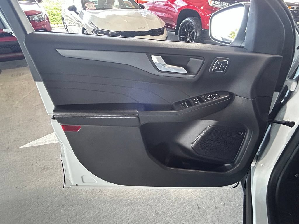 Used 2023 Ford Escape Active w/ Tech Pack #2 FWD image 17