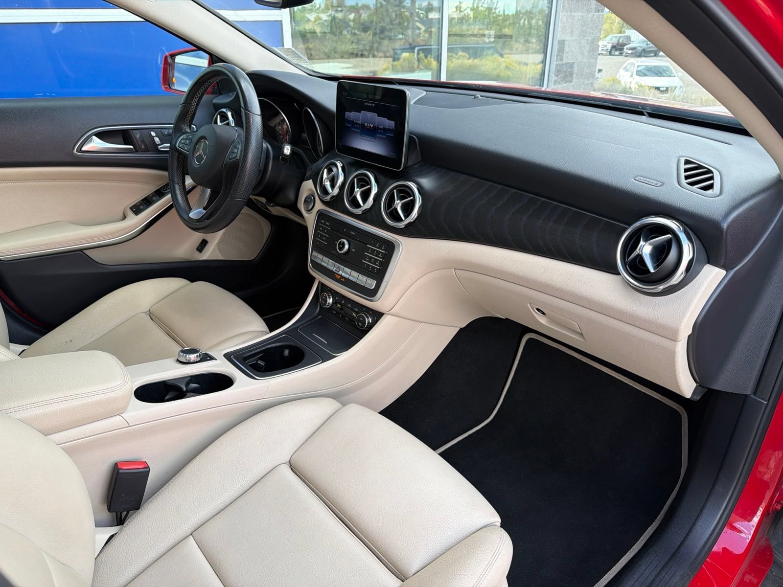 Used 2019 Mercedes-Benz GLA 250 4MATIC image 27