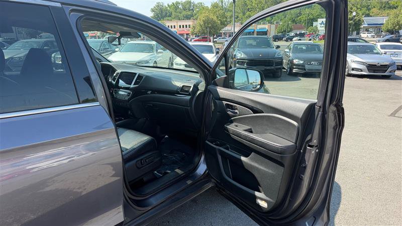 Used 2017 Honda Pilot Touring image 33