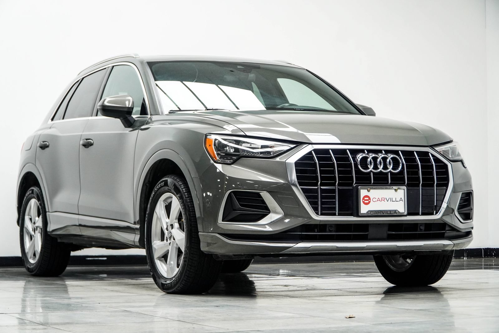 Used 2019 Audi Q3 2.0T Premium w/ Convenience Package AWD/4WD image 4