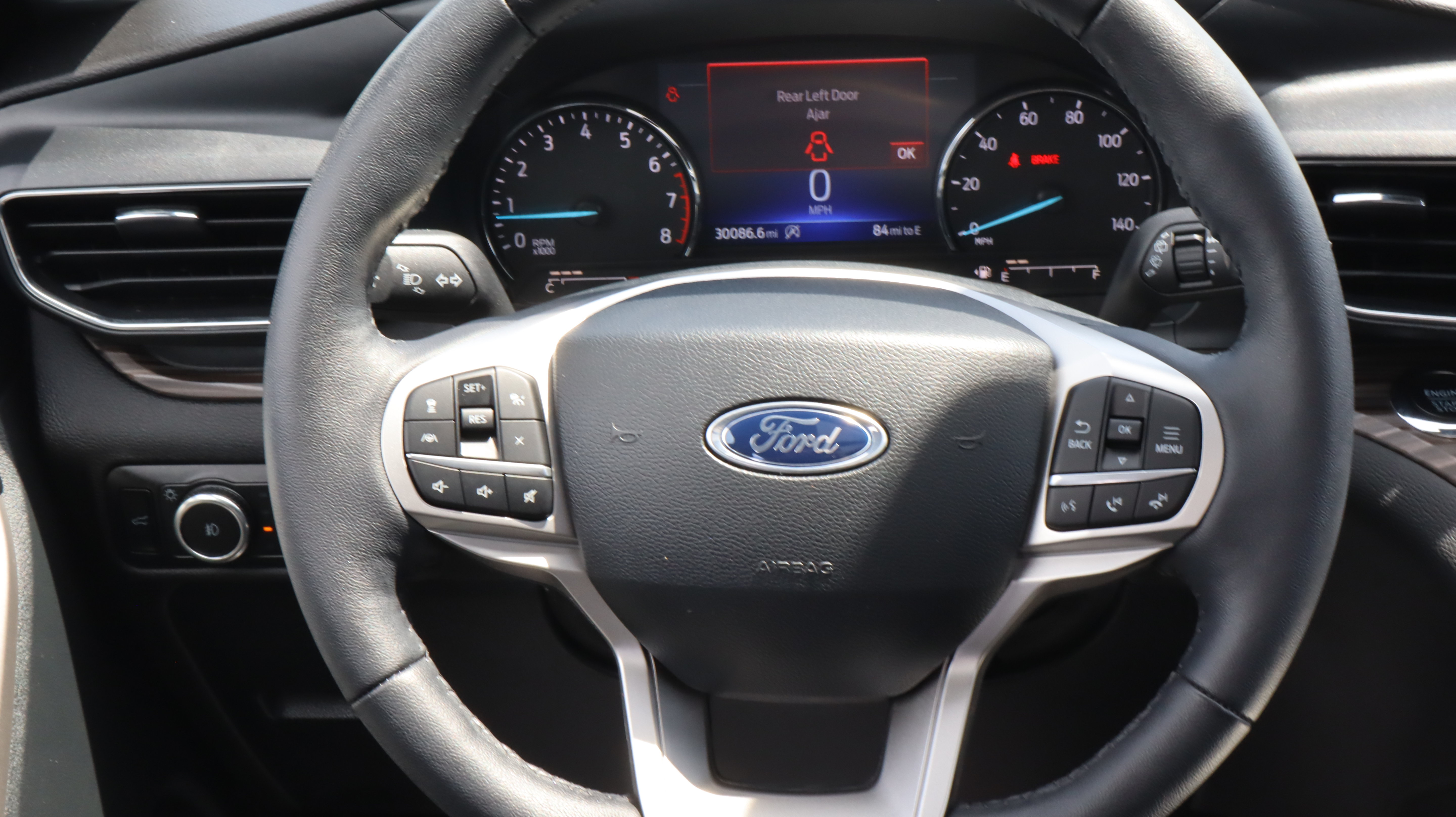 Used 2024 Ford Explorer Limited w/ Limited Technology Package AWD/4WD image 14