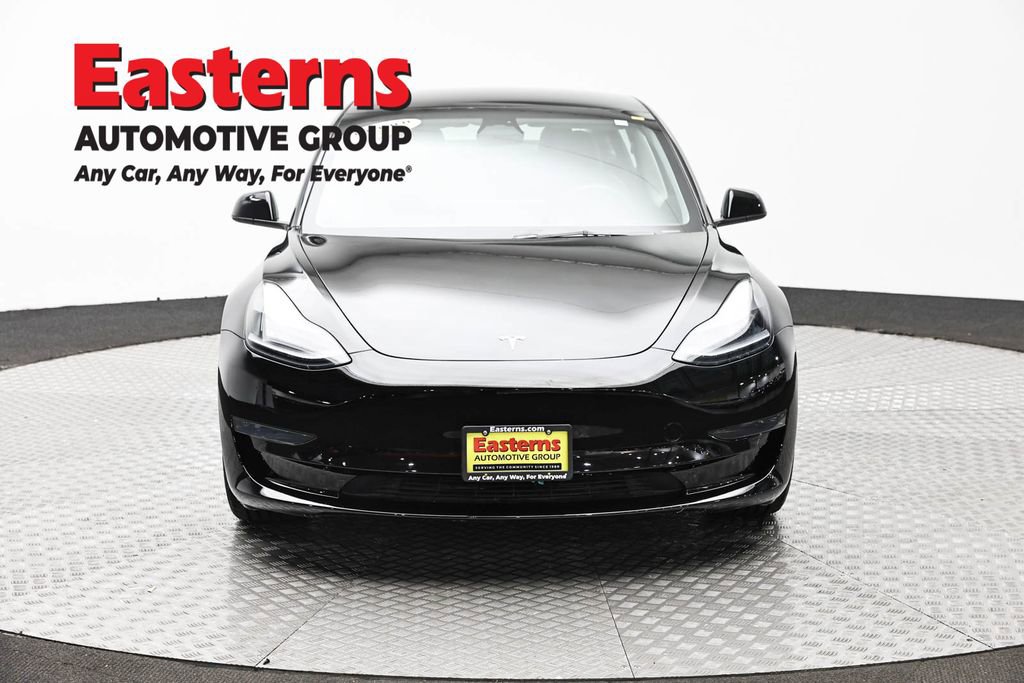 Used 2023 Tesla Model 3 Standard Range image 2