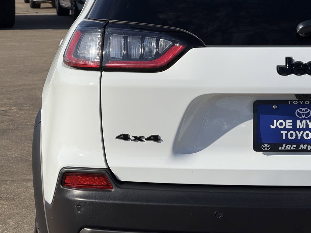 Used 2023 Jeep Cherokee Trailhawk w/ Trailer Tow Group AWD/4WD image 10