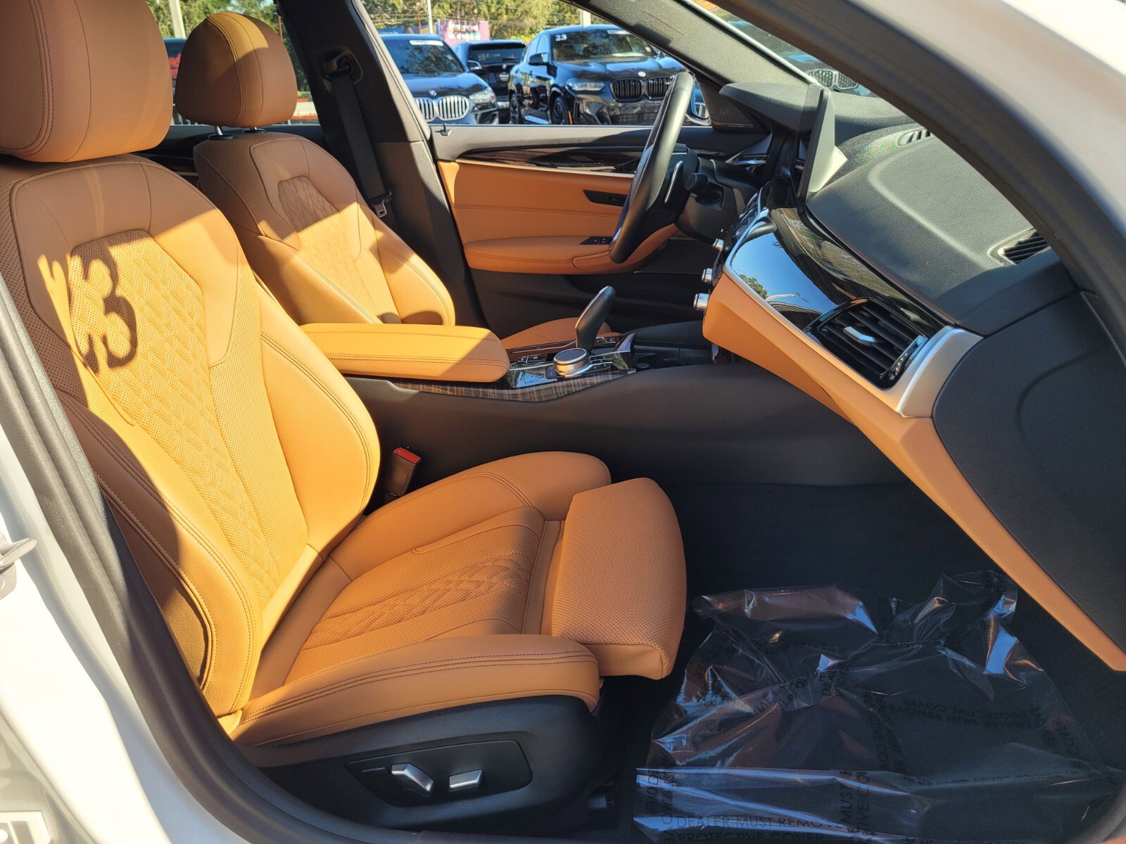 Used 2023 BMW 540i xDrive w/ Premium Package image 17